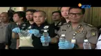 Polisi bersama petugas BPOM gerebek rumah tempat produksi miras tanpa izin di Tambora, Jakarta Barat.