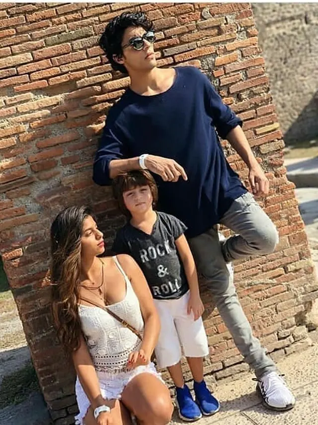6 Pesona Suhana Khan, Putri Shahrukh Khan yang Beranjak Dewasa