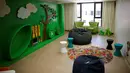 Ruangan bermain untuk anak-anak yang disediakan Rumah Sakit Anak Nelson Mandela di Johannesburg, Afrika Selatan, Jumat (2/12). Rumah sakit yang dibangun dengan fasilitas sangat lengkap ini akhirnya resmi dibuka. (REUTERS/Siphiwe Sibeko)