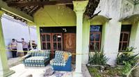 Rumah kontrakan yang jadi TKP seorang istri di Jombang Jatim menyimpan mayat suaminya hingga lebih dari sebulan. (Liputan6.com/ Dian Kurniawan)