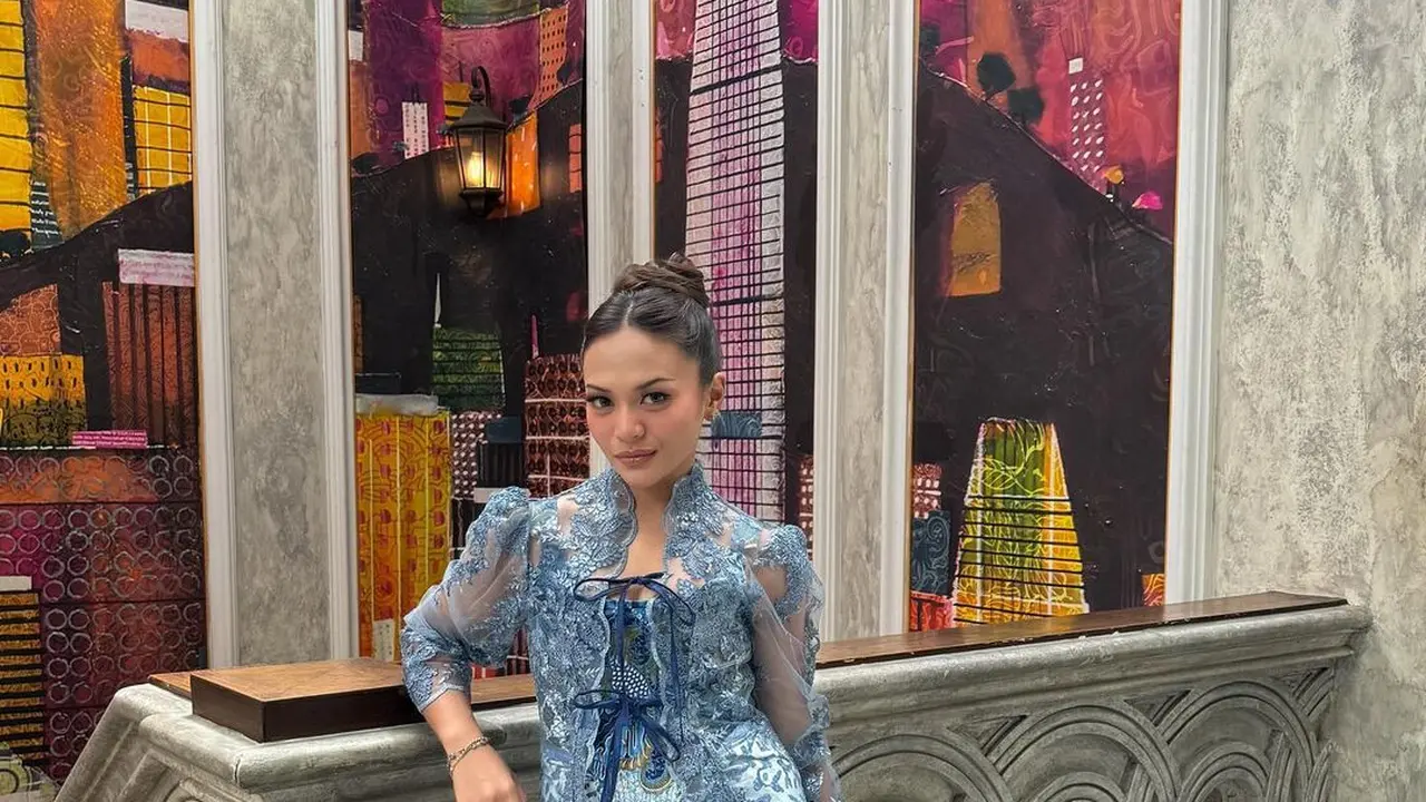 Kebaya Amel Carla