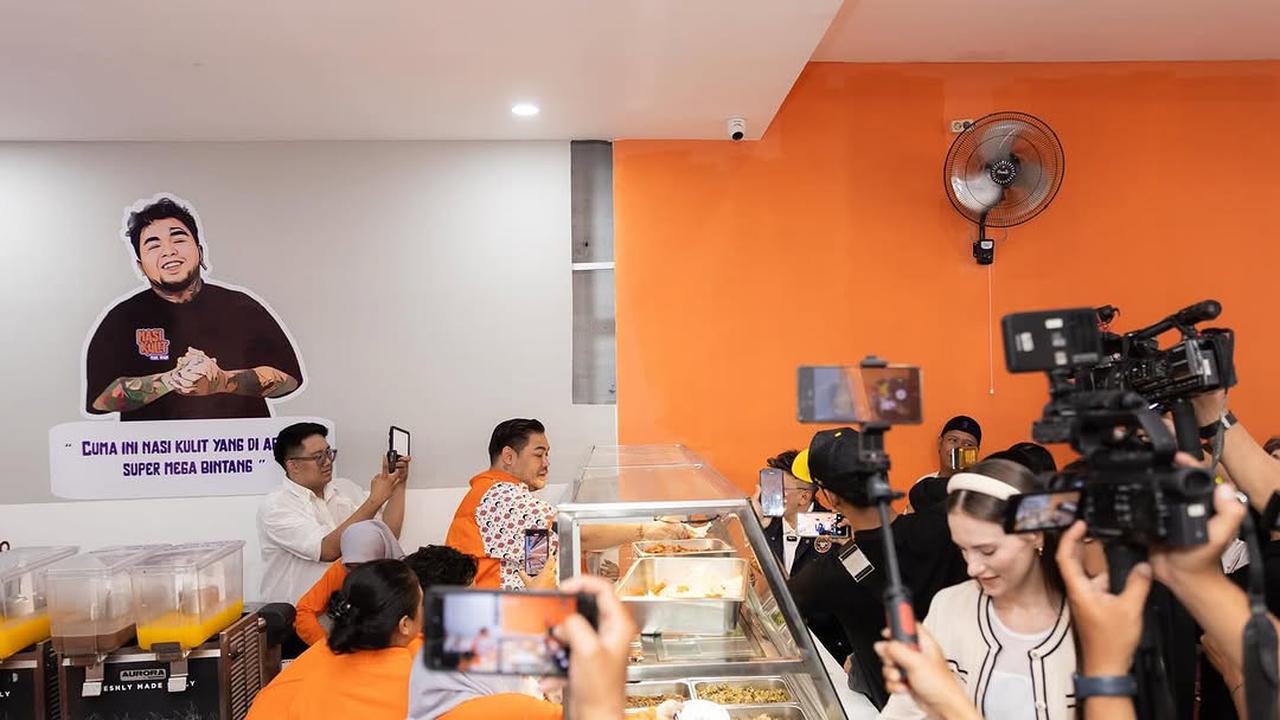 Ivan Gunawan Buka Bisnis Kuliner Baru, Harganya Mulai 15 Ribu sudah Bikin Perut Kenyang