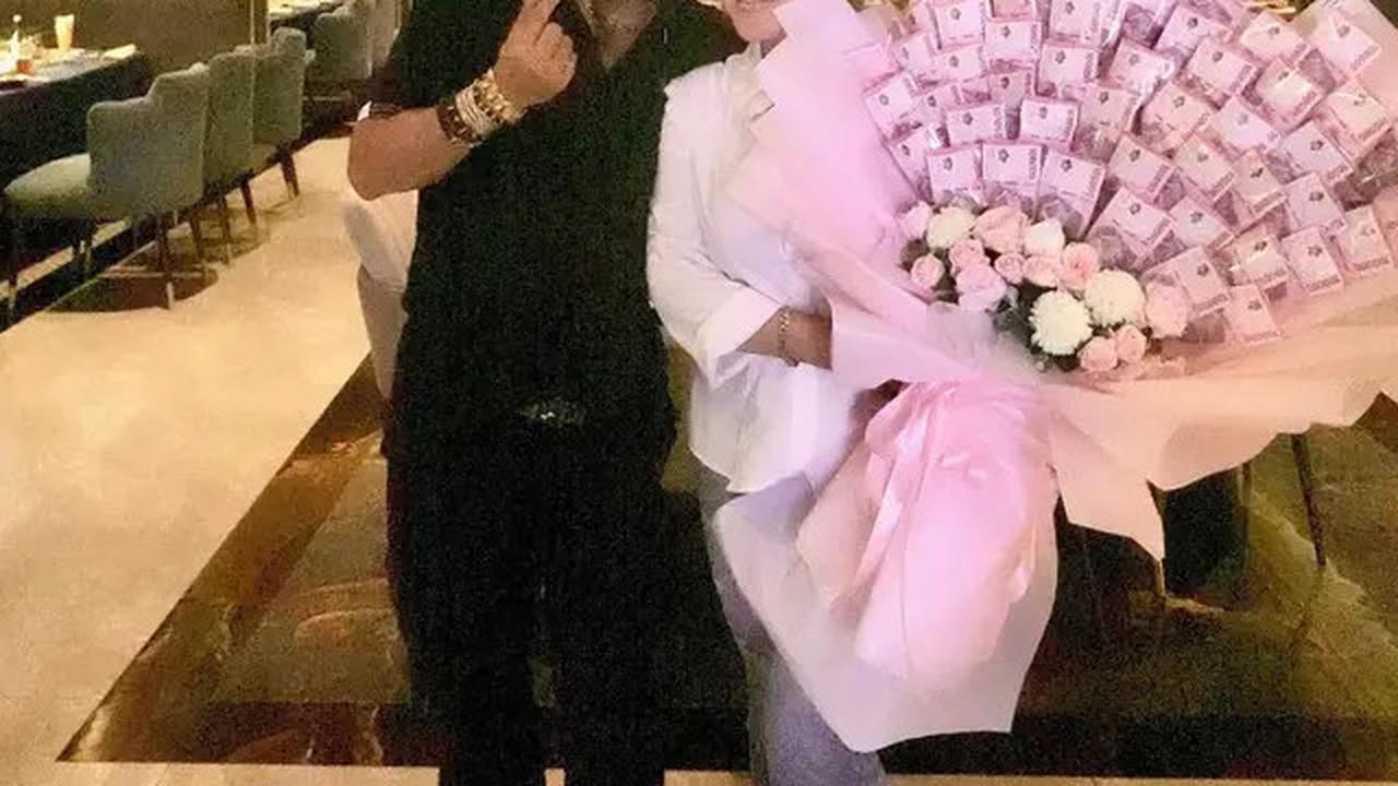 7 Potret Limbad Rayakan Ultah Istri, Kekompakan Dua Putrinya Curi Perhatian