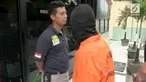 Seorang pria yang bekerja sebagai sopir tega membawa kabur anak majikannya.