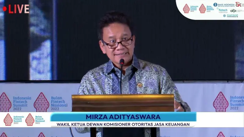 Wakil Ketua Dewan Komisioner OJK Mirza Adityaswara dalam Closing Ceremony 4th Indonesia Fintech Summit & Bulan Fintech Nasional 2022, Senin (12/12/2022).