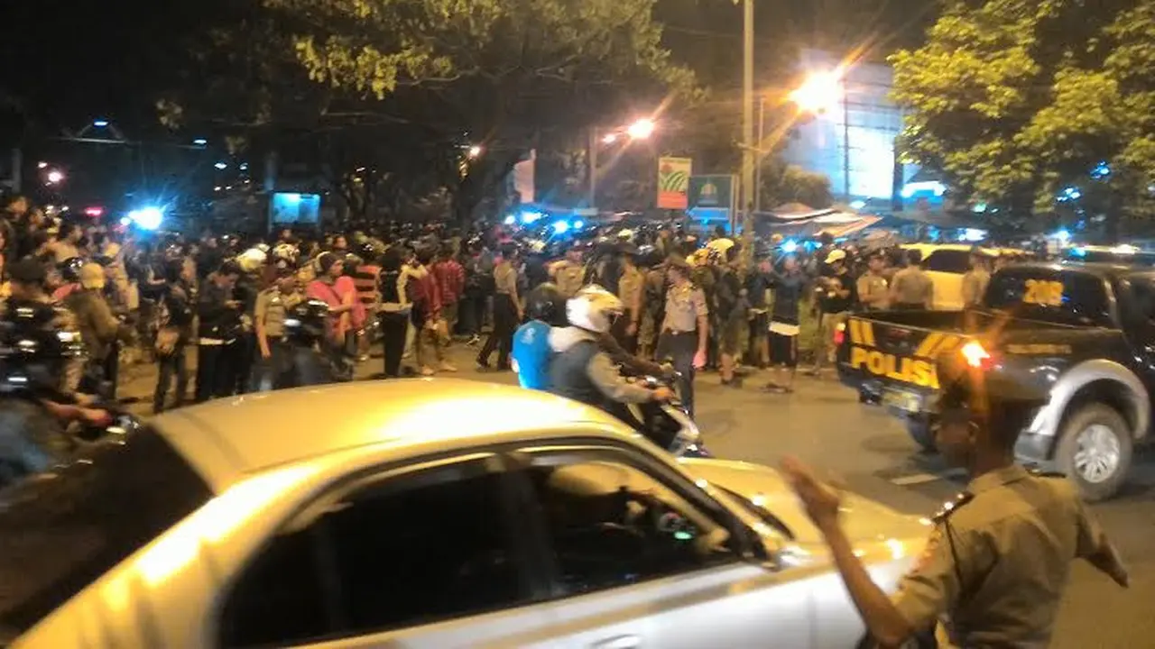 Bentrok Ojek Online vs Sopir Angkot Bogor