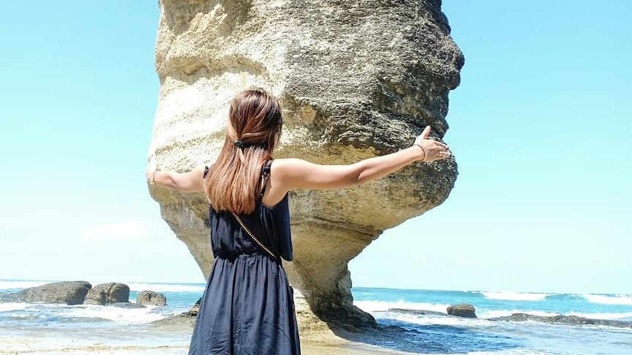 Pantai Tanjung Aan Lombok