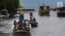 Hingga Minggu (17/3/2024), sejumlah nelayan di kawasan Pelabuhan Karangantu Serang, Banten masih enggan melaut. (Liputan6.com/Angga Yuniar)