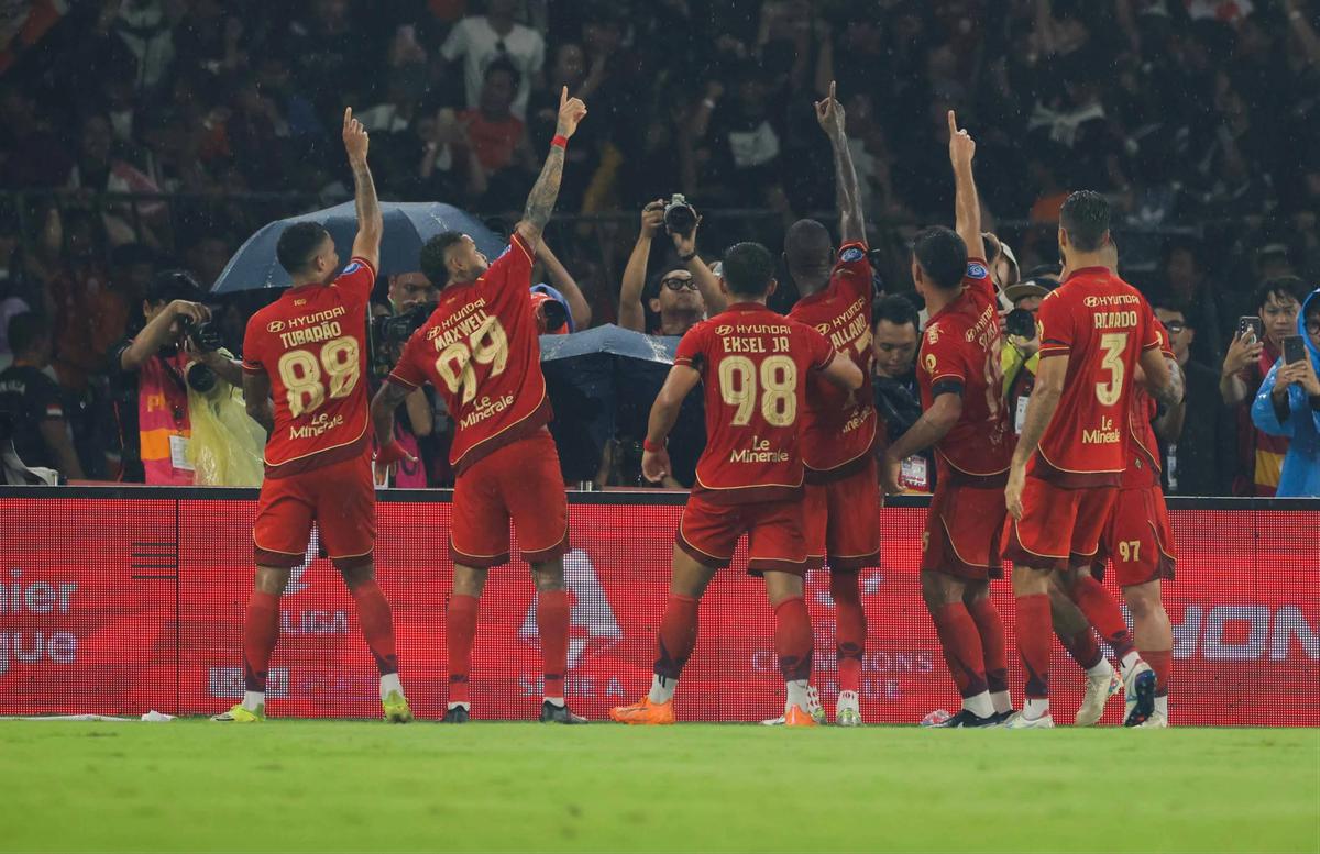 FOTO: Persija Jakarta Tundukkan Persebaya Surabaya Tiga Gol Tanpa Balas