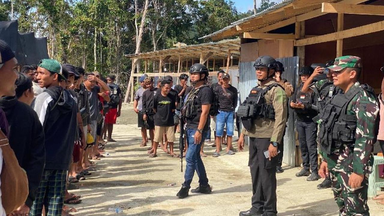TNI-Polri Evakuasi 198 Orang dari Tambang Emas Kali Musairo Nabire Pascateror KKB