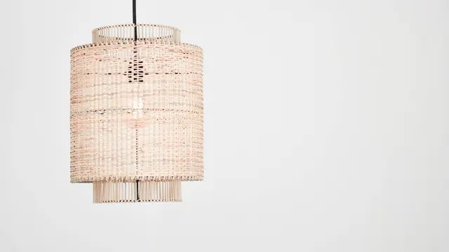 LAMPU ROTAN