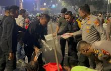 Usai Kawal Demo, Wakapolda Metro Jaya Bersih-Bersih Sampah di Kawasan Thamrin