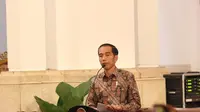 Presiden Joko Widodo memberikan pidato saat menerima Aliansi Masyarakat Adat Nusatara di Istana Negara, Jakarta, Rabu (22/3). Dalam pertemuan tersebut dibahas persoalan tanah adat. (Liputan6.com/Angga Yuniar)