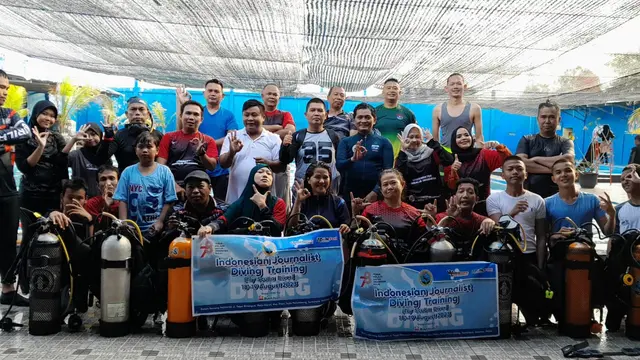 Serunya Scuba Diving ala Jurnalis Palembang Didampingi Penyelam Profesional