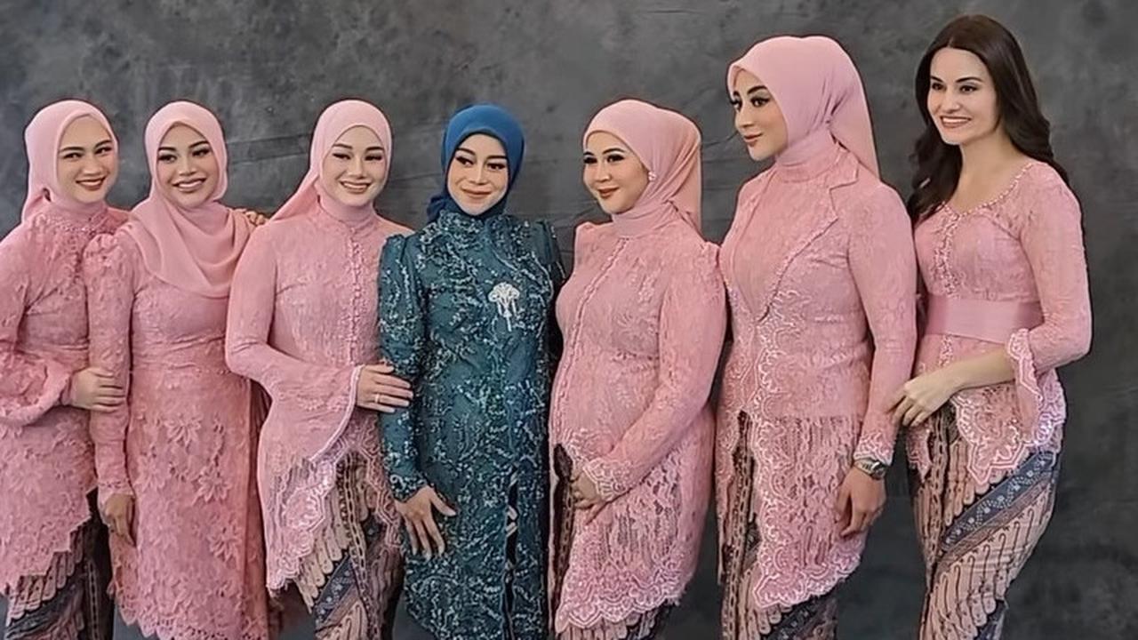 Potret Geng Mamayu Kompak Hadir Pakai Kebaya Pink di Gender Reveal Lesti Kejora, Cantik dan Anggun Semua
