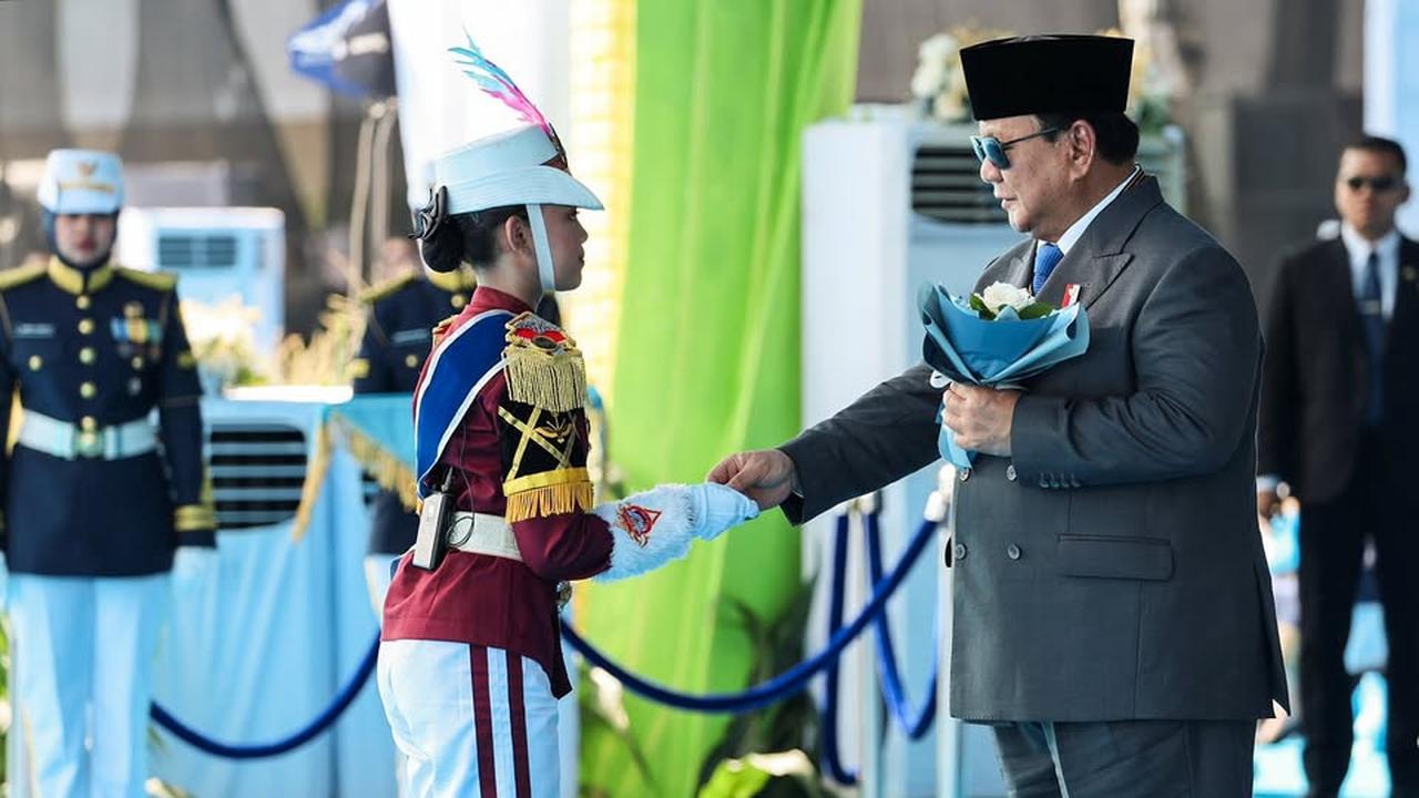 VIDEO: Aksi Gemas Polisi Cilik Terbit Tawa Presiden Prabowo Hingga Seskab Teddy "See You Bye Bye Presiden"