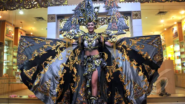 Cantiknya Elvira Devinamira Dalam Balutan "Chronicle of Borobudur"