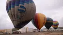 Sejumlah balon udara siap untuk diluncurkan dari Bandara Internasional Ben Gurion, dekat Kota Tel Aviv, Israel, Minggu (25/7/2020). Menurut Otoritas Bandara Israel, balon udara diluncurkan untuk pertama kalinya dari Bandara Internasional Ben Gurion pada 25 Juli 2020. (Xinhua/JINI/Tomer Neuberg)