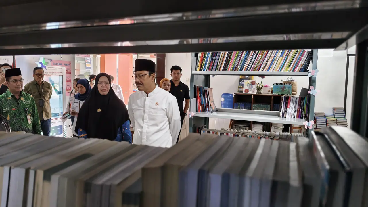 Menteri Sosial Saifullah Yusuf meninjau Sekolah Rakyat Menengah Atas (SRMA) 26 Makassar. (Liputan6.com/Fauzan)