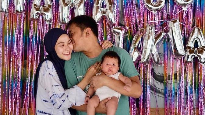 Ungkapan cinta Hanung Bramantyo di momen perayaan ulang tahun sang istri, Zaskia Adya Mecca, yang ke-33. (dok. Instagram @hanungbramantyo/https://www.instagram.com/p/CE3p1tLH0-3/?hl=en