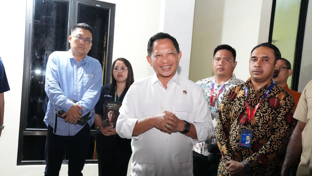 Mendagri Tito Tinjau Program Perumahan Rakyat di Tomohon
