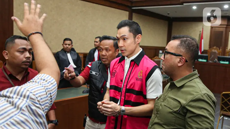 Penampilan Harvey Moeis Saat Jalani Sidang Dakwaan Kasus Korupsi Timah