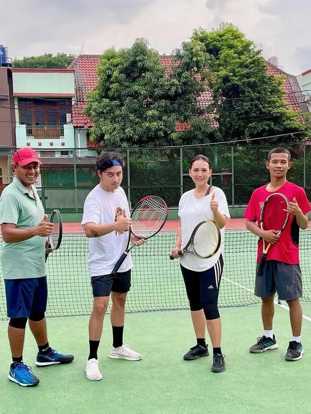 Potret Radya Bagaskara Anak Ira Wibowo yang Punya Wajah Tampan