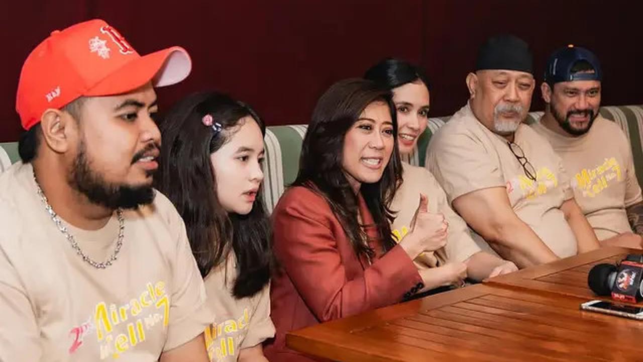 6 Potret Menteri Meutya Hafid Nonton Film 2nd Miracle In Cell No. 7: Tak Menyangka Bakal Diajak Nangis