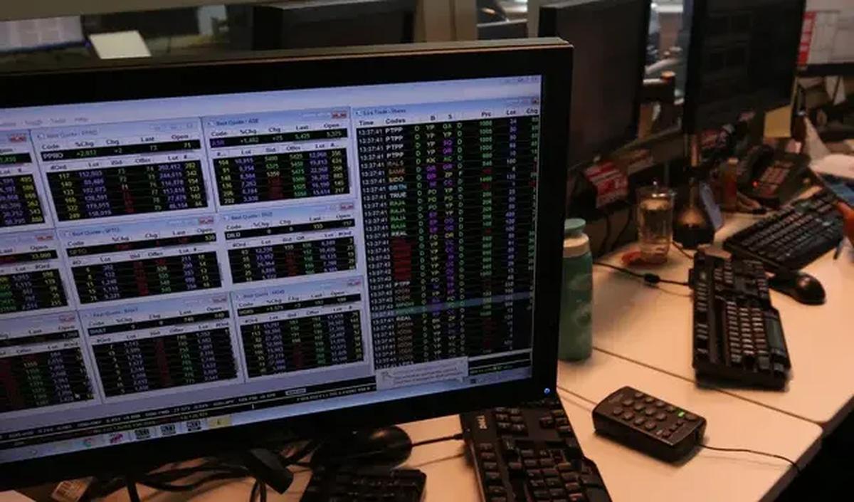 Head of Fixed Income Research Mandiri Sekuritas, Handy Yunianto menuturkan, saat ini risiko terbesar dari global untuk pasar obligasi. Hal ini jika the Fed terus menaikkan suku bunga bunga.