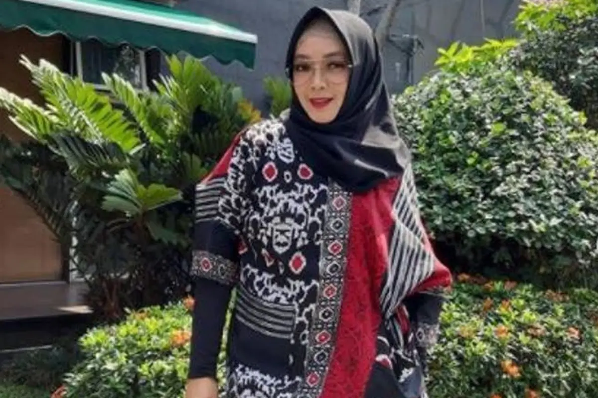 Jalani Pola Hidup Sehat, Berat Badan Rina Gunawan Turun 22 Kg dalam 3 Bulan