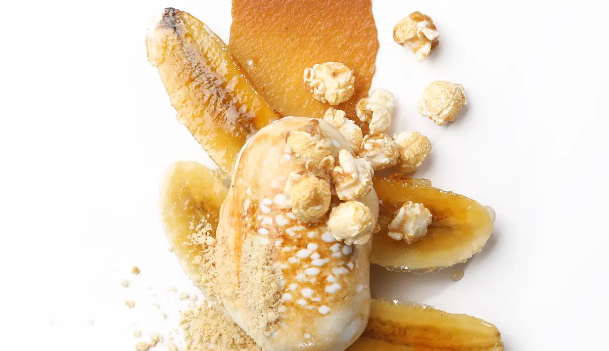 Banana Popcorn juga bisa kamu nikmati di Social Affair dengan Magnum Double Chocolate, salted banana caramel jam, marshmallow, salted caramel popcorn, caramelised banana, dan oatmeal crumble. Sensasi renyah menjadi pengalaman dominan dari menu ini