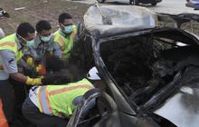 Evakuasi korban tewas kecelakaan maut di Tol Cipali