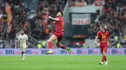 Pemain Persija Jakarta, Marko Simic melakukan selebrasi setelah mencetak gol ke gawang Persita Tangerang pada laga lanjutan BRI Liga 1 2024/2025 di Jakarta International Stadium (JIS), Jakarta Utara, Minggu (19/01/2025). (Dok. Persija)
