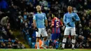 Ekspresi pemain Manchester City Sergio Aguero (kiri) dan Gabriel Jesus setelah rekan mereka Fernandinho mencetak gol bunuh diri saat menghadapi Crystal Palace pada pertandingan Liga Inggris di Etihad Stadium, Manchester, Inggris, Sabtu (18/1/2020). Laga berakhir 2-2. (AP Photo/Rui Vieira)