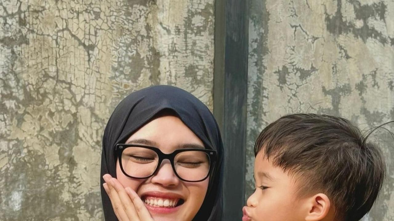 Sayang Adik-adiknya