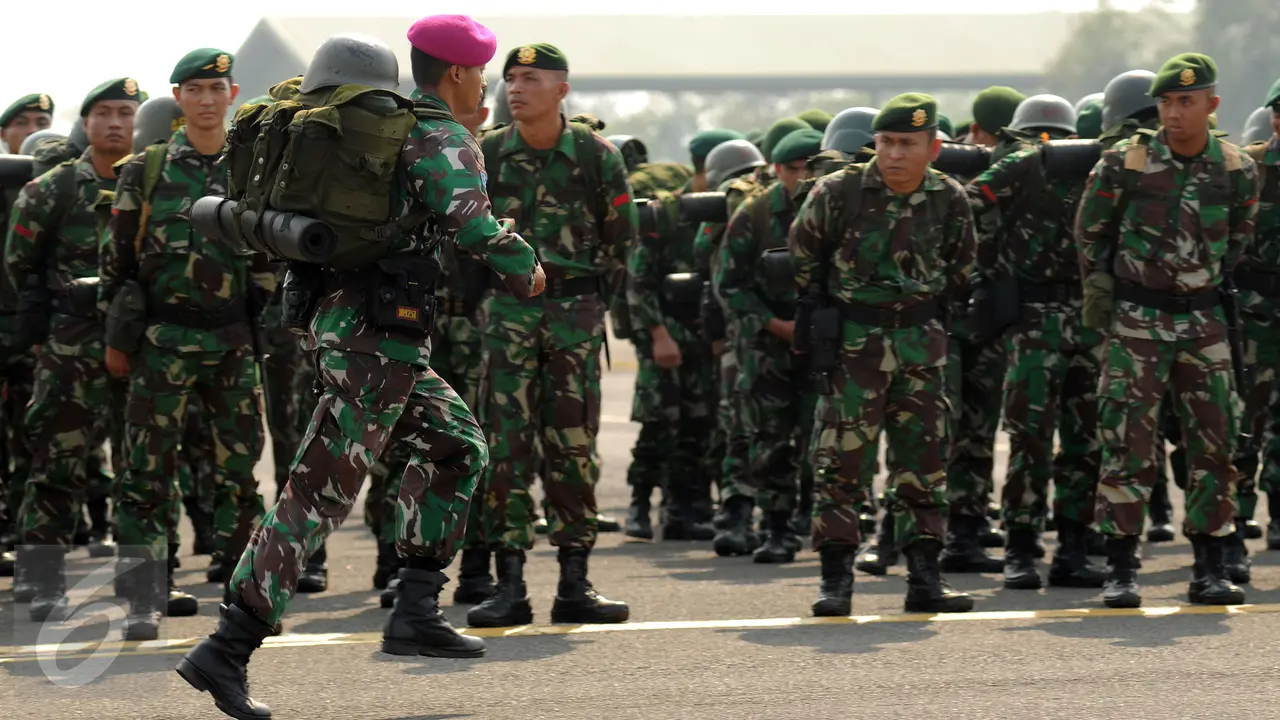 20151022-TNI Kembali Kirim 1.000 Personil ke Lokasi Kebakaran Hutan dan Lahan-Jakarta