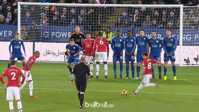 Berita video momen Juan Mata mencetak gol indah dari tendangan bebas ke gawang Leicester City. This video presented by BallBall.