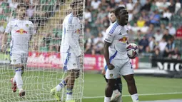 Pemain Leeds United, Wilfried Gnonto melakukan selebrasi setelah mencetak gol ke gawang Plymouth Argyle dalam laga terakhir Championship 2024/2025 di Home Park, Plymouth, Inggris, Sabtu (03/05/2025) waktu setempat. (AP Photo/PA/Steven Paston)