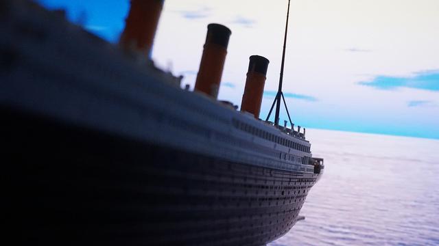 Ilustrasi kapal titanic.