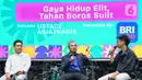 Pendakwah Muhammad Abi Azkakia atau biasa disebut Ustaz Abi (tengah) bersama Sales Area Manager Regional Office Jakarta 1 Bank Rakyat Indonesia, Andika Ibrahim saat talkshow menjelang waktu berbuka buka puasa pada gelaran KapanLagi Buka Bareng BRI Festival 2025 yang digelar di Plaza Parkir Timur Gelora Bung Karno, Senayan, Jakarta, Minggu (16/3/2025). (Liputan6.com/Angga Yuniar)