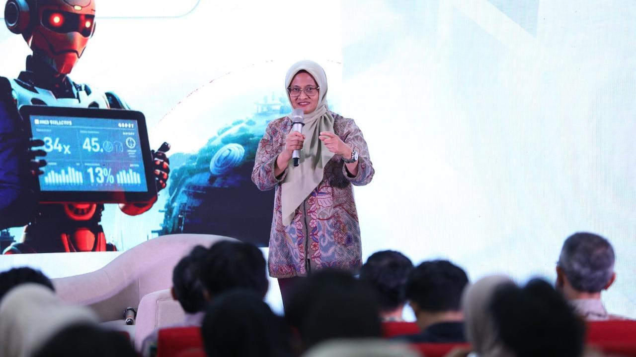 Direktur Utama Telkom Dian Siswarini saat memberikan pemaparan pada acara peluncuran Telkom AI Campus di UMY
