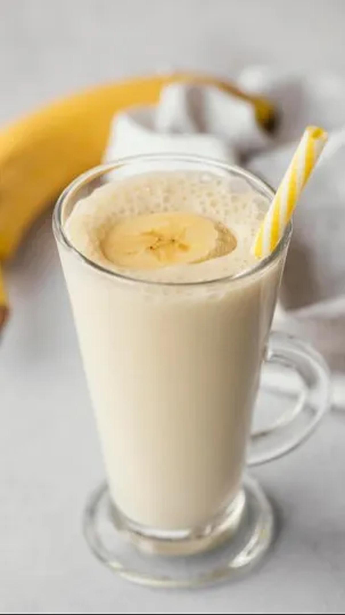 8. Banana Milkshake: Nutrisi Pisang untuk Relaksasi