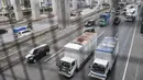 Arus kendaraan saat melintas di ruas Tol Jakarta-Cikampek, Bekasi, Jawa Barat, Kamis (30/12/2021). Plt Kabagops Korlantas Polri Kombes Pol Dodi Darjanto mengungkapkan jumlah kendaraan yang meninggalkan Jakarta mengalami kenaikan 7,8 persen menjelang tahun baru 2022. (merdeka/com/Iqbal S Nugroho)