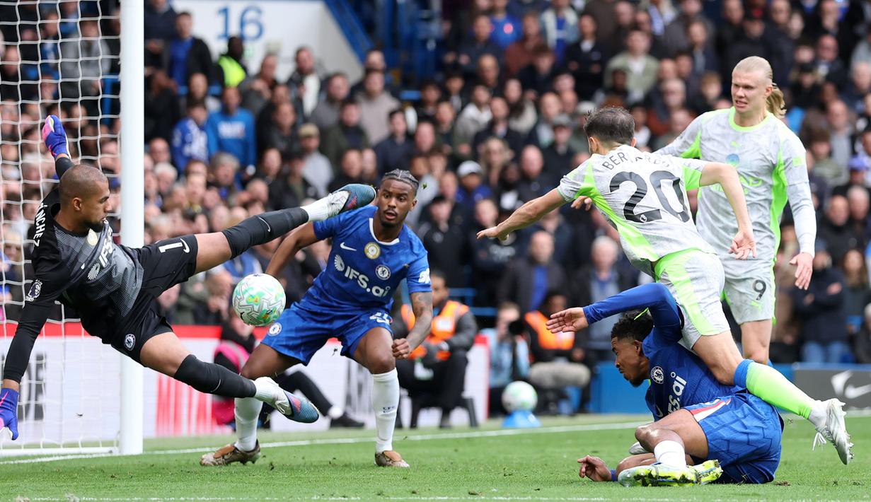 Manchester City berhasil memetik kemenangan saat bertandang ke markas Chelsea dalam laga lanjutan Liga Inggris 2025/2026 di Stamford Bridge, Londong, Inggris, Minggu (12/04/2026). (AP Photo/Ian Walton)
