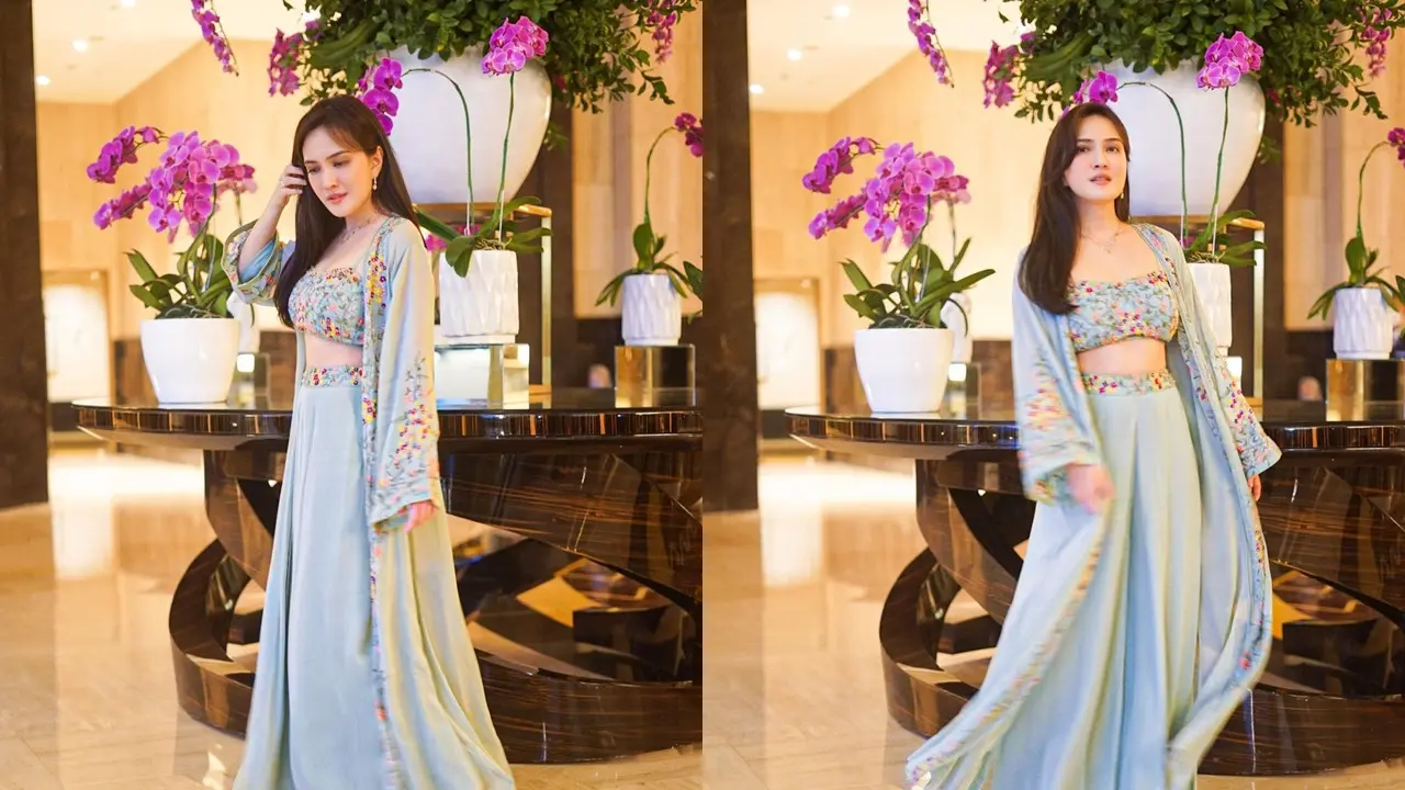 Shandy Aulia Pakai Kain Kaftan