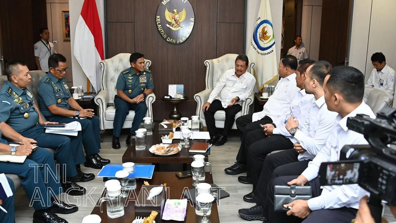 Kasal dan Jenderal AL Turun Tangan, Pasukan Tegas 'Obrak Abrik' Pagar Laut Tangerang Rugikan Nelayan