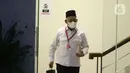 Bupati Hulu Sungai Utara (HSU) Kalimantan Selatan, Abdul Wahid usai diperiksa penyidik di Gedung Merah Putih KPK, Jakarta, Jumat (1/10/2021). Abdul Wahid diperiksa sebagai saksi terkait dugaan suap pengadaan barang dan jasa di Kabupaten Hulu Sungai Utara, Kalsel. (Liputan6.com/Helmi Fithriansyah)