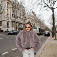 Lihat di sini gaya Zsa Zsa Utari liburan musim dingin di Paris. [@zsazsautari].