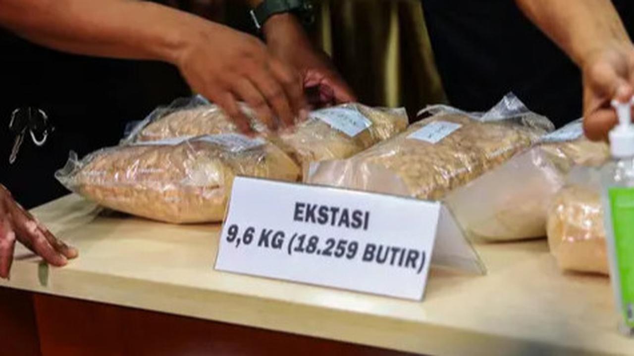 VIDEO: Jenderal di Komisi III Blak-blakan Polisi Kecanduan Narkoba Singgung Kapolri