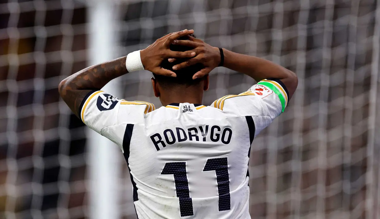 Dan, Atletico Madrid menempati posisi keempat dengan 48 poin. (OSCAR DEL POZO/AFP)